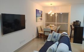 Casa Sete Enseada Ar Cond Suite E Estacionamento Gratis E Uma Otima Localizacao Na Enseada
